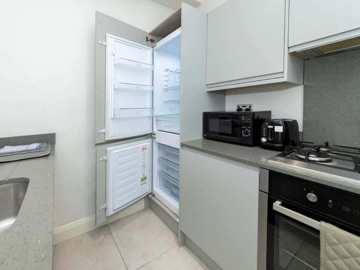 Pass The Keys Spacious 2br Flat Modern Convenient Apartment