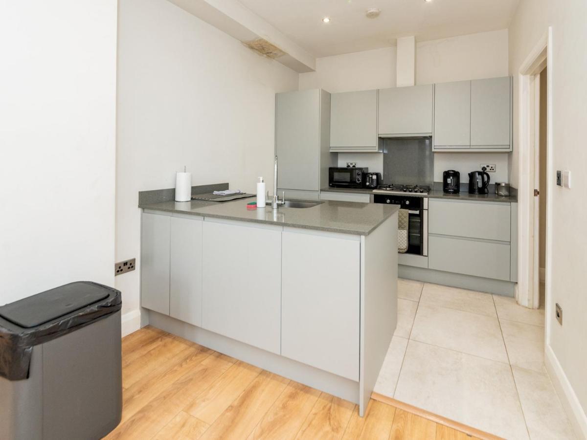 Pass The Keys Spacious 2br Flat Modern Convenient Reading