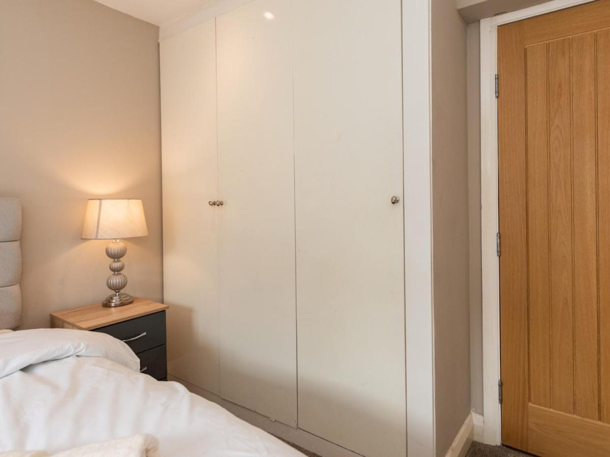 Pass The Keys Spacious 2br Flat Modern Convenient *