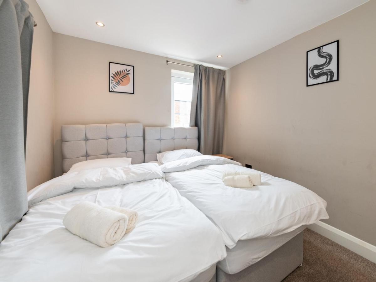 Pass The Keys Spacious 2br Flat Modern Convenient Apartment Reading