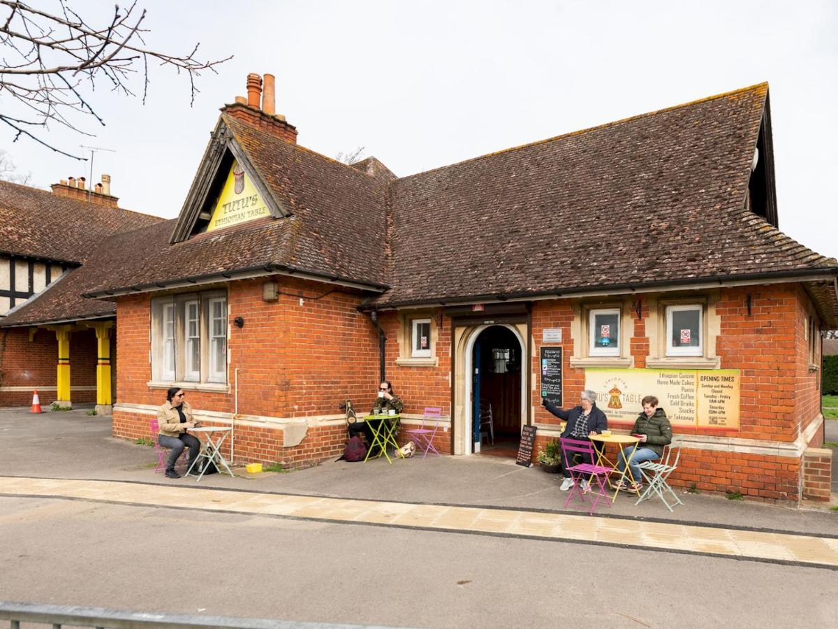 Pass The Keys Spacious 2br Flat Modern Convenient * Reading