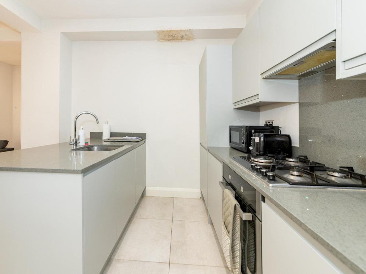 Apartment Pass The Keys Spacious 2br Flat Modern Convenient