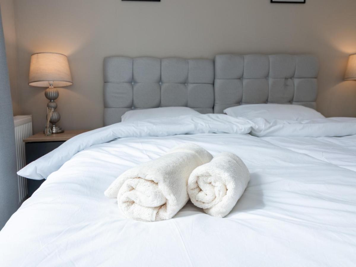 Pass The Keys Spacious 2br Flat Modern Convenient