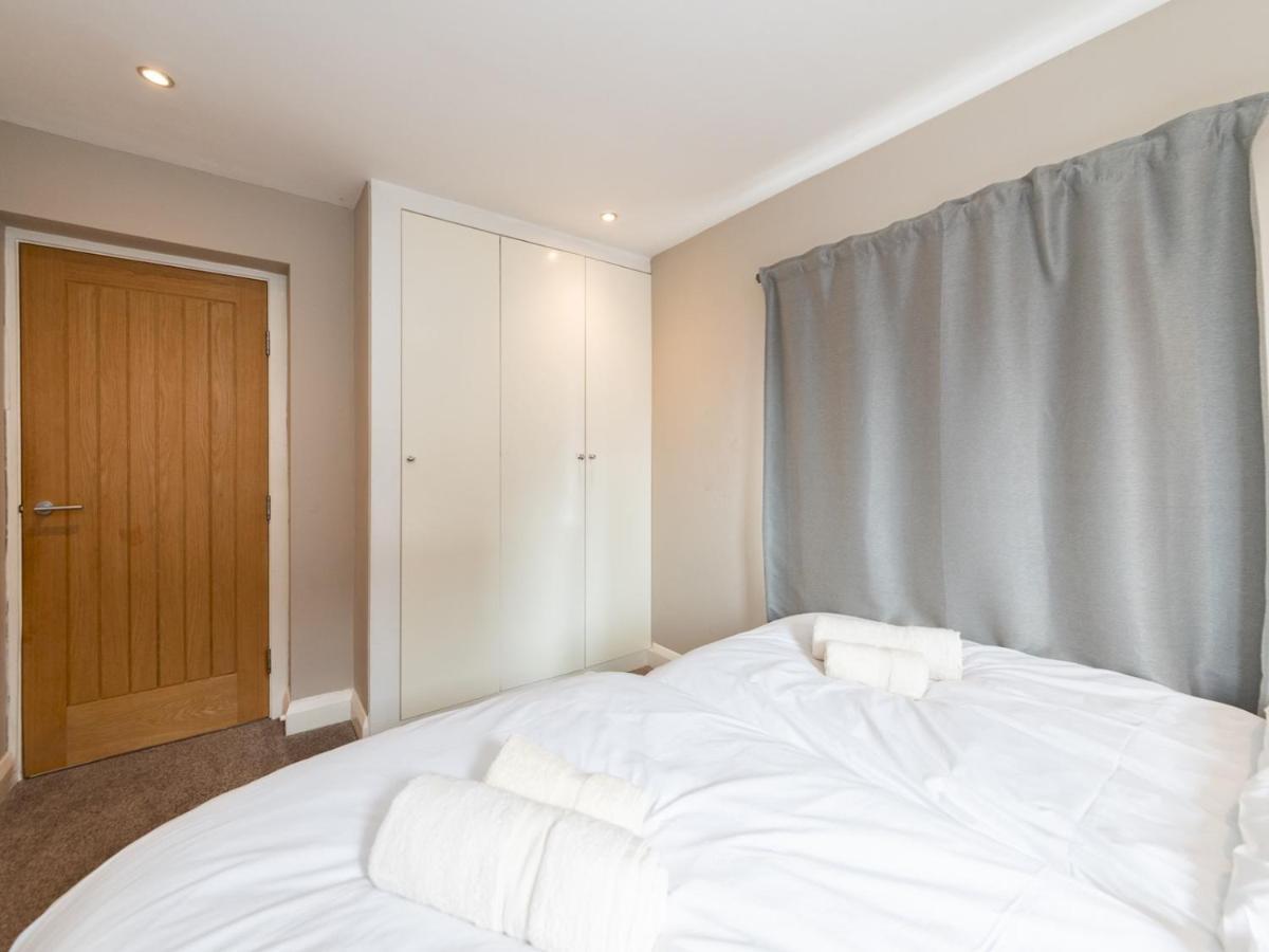 Pass The Keys Spacious 2br Flat Modern Convenient Apartment Reading