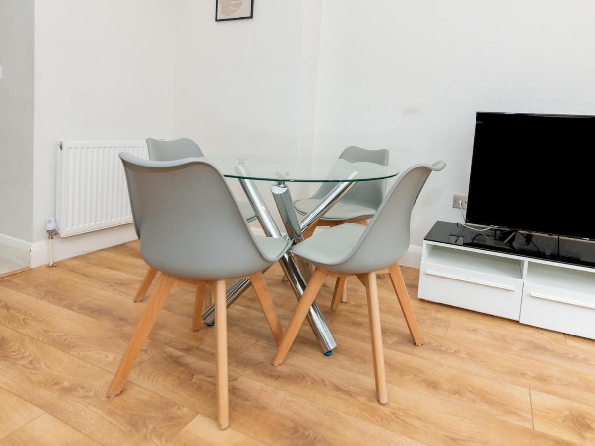Pass The Keys Spacious 2br Flat Modern Convenient Apartment *